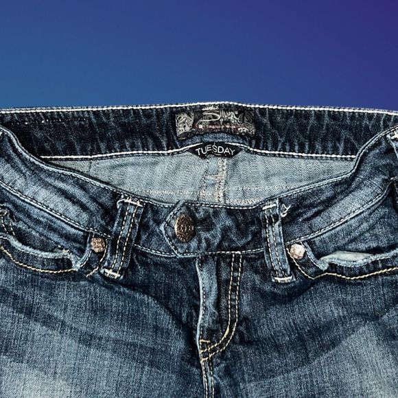 Silver Low Rise Tuesday Bootcut Jeans Size 28x29 #188 - Picture 2 of 5